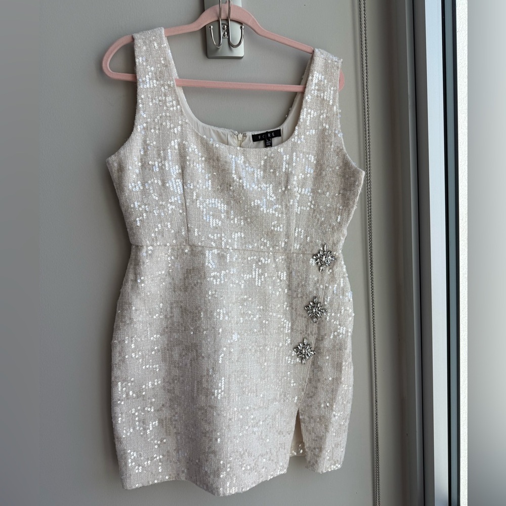 FORA Ciara Dress, White Tweed Sequin Mini Dress with Broach Details, NWT